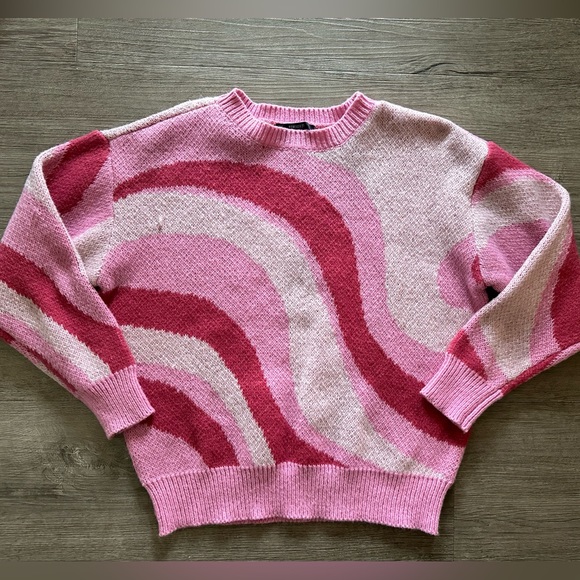 Forever 21 pink swirl sweater - Picture 2 of 4
